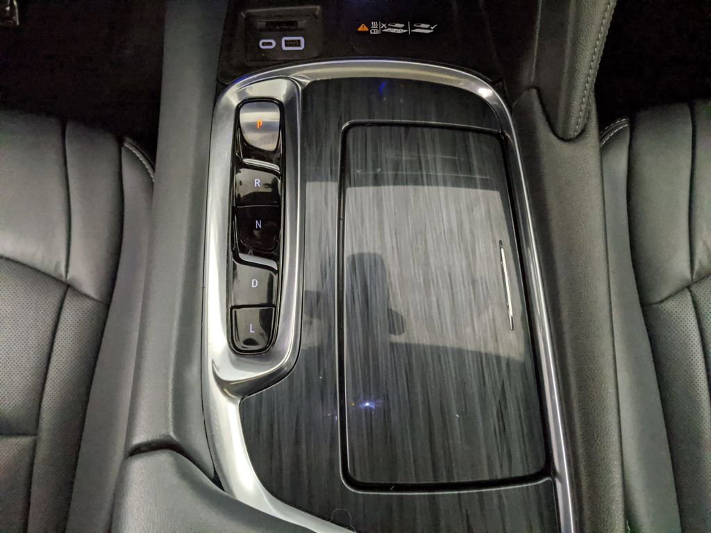 Used 2022 Buick Enclave Essence w/ Experience Buick Package image 9