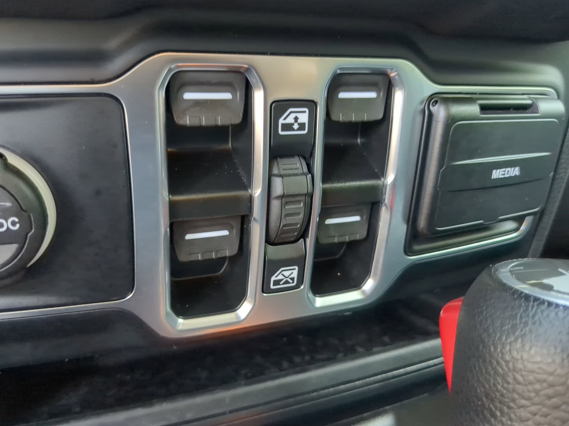 Used 2025 Jeep Wrangler Unlimited Sahara AWD/4WD image 54