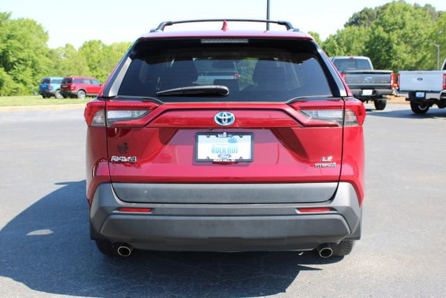 Used 2019 Toyota RAV4 LE w/ Carpet Mat Package AWD/4WD image 18