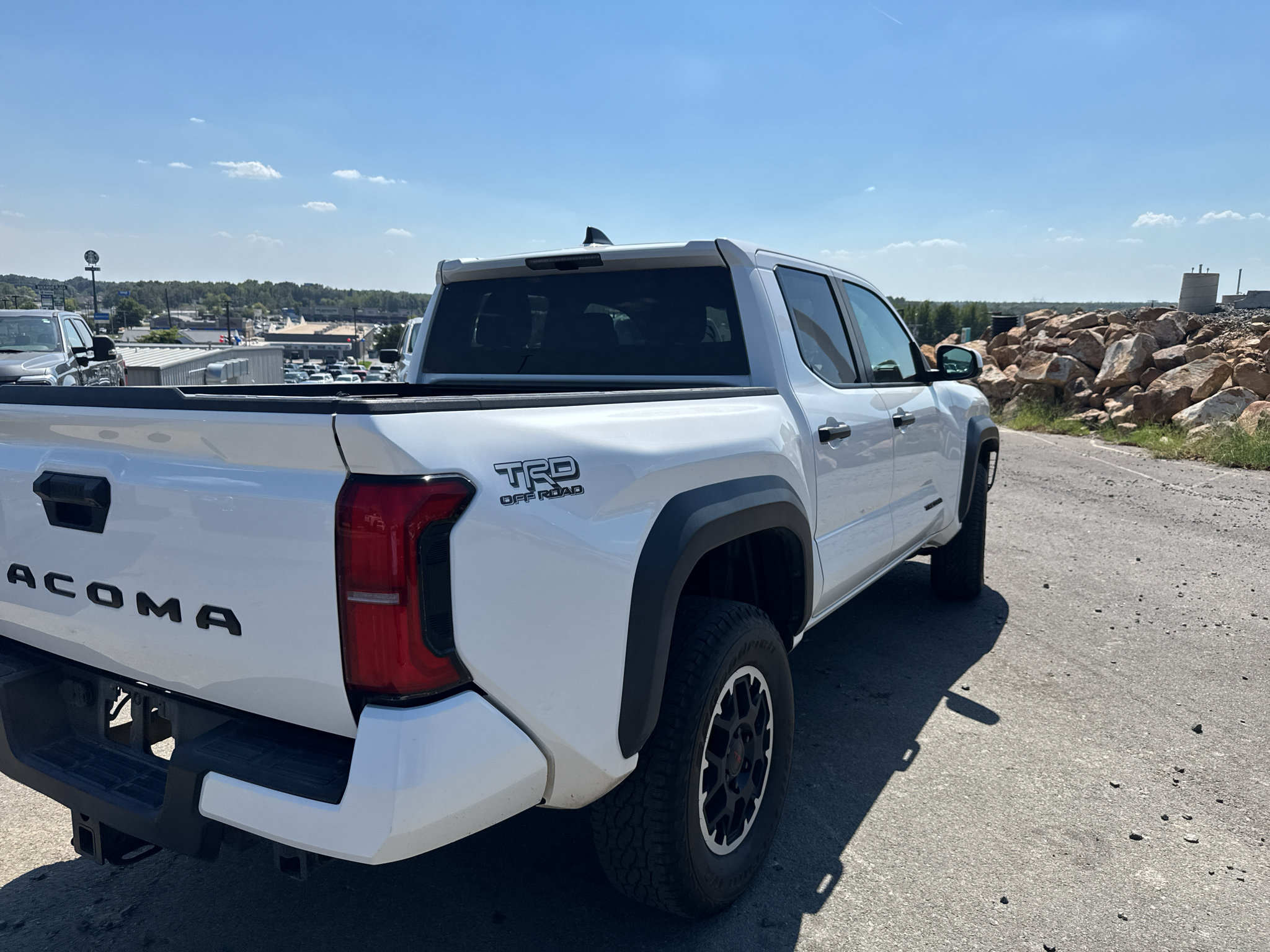 Used 2024 Toyota Tacoma TRD Off-Road AWD/4WD image 5