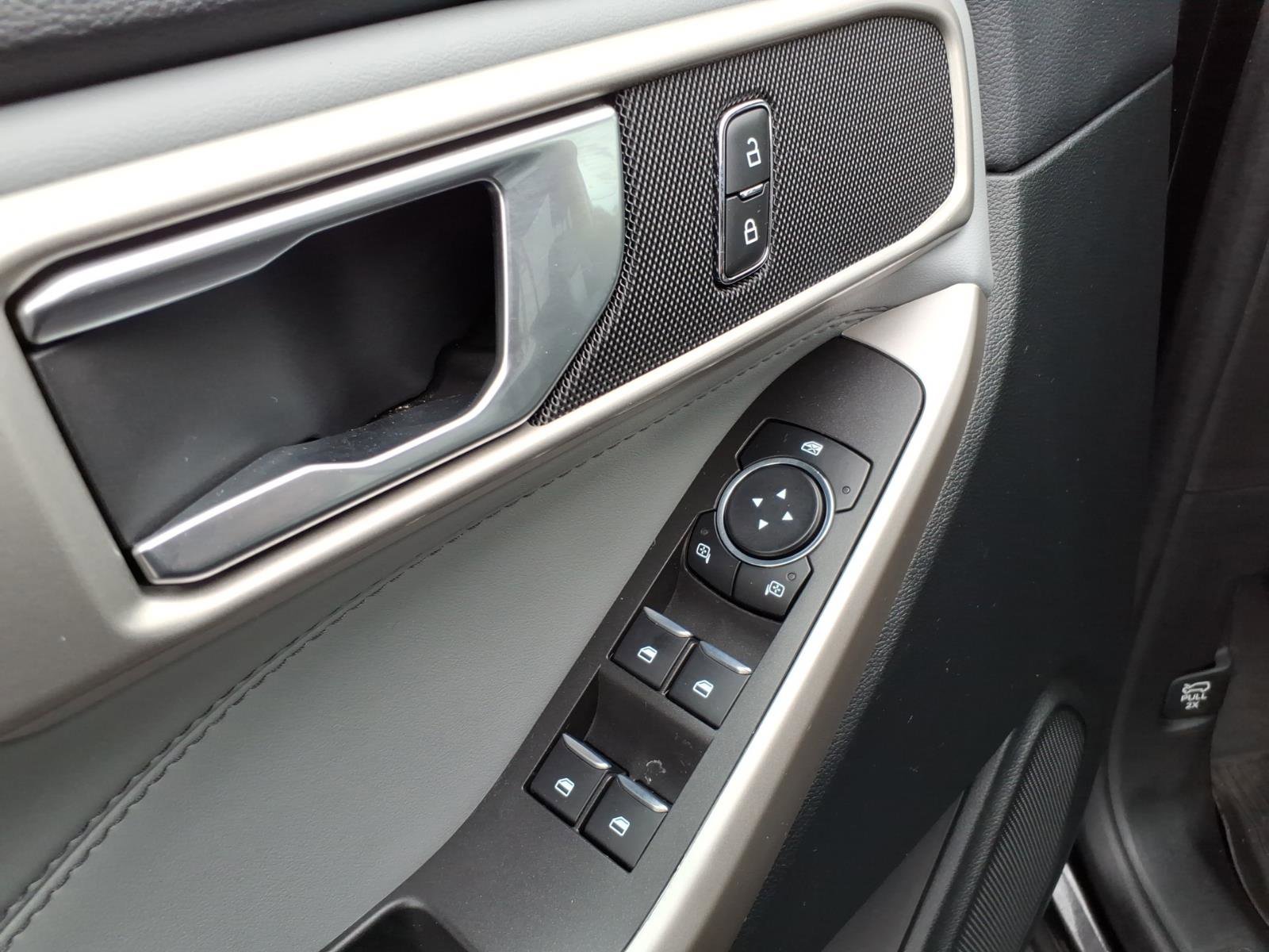 Certified 2023 Ford Explorer XLT w/ Equipment Group 202A image 15