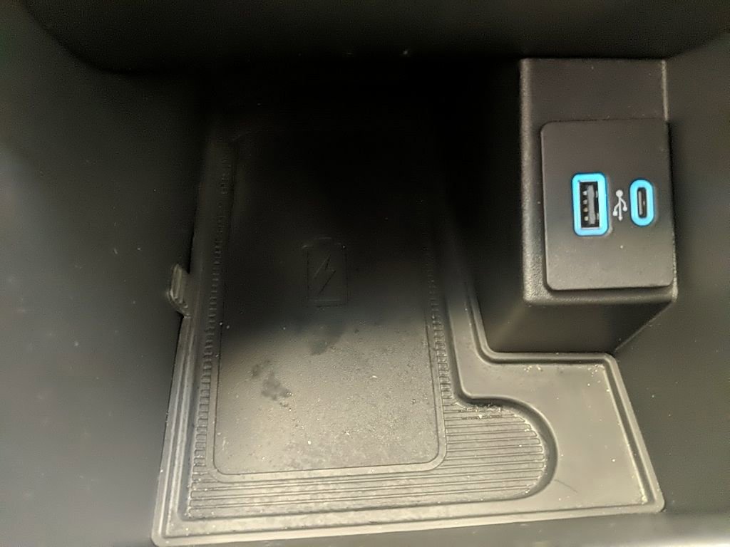 Certified 2024 Ford Edge Titanium w/ Class II Trailer Tow Package image 22