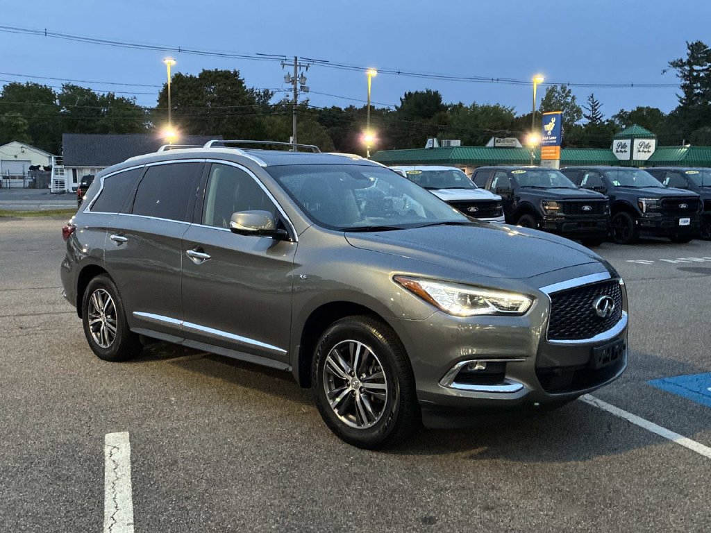 Used 2018 INFINITI QX60 Luxe w/ Premium Plus Package AWD/4WD image 3