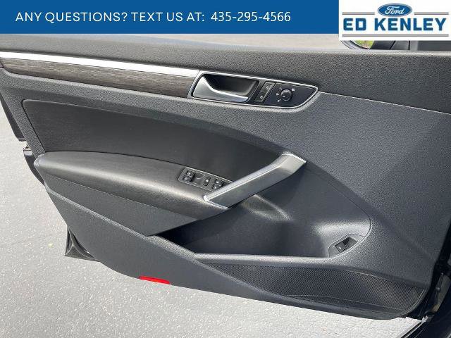 Used 2018 Volkswagen Passat 2.0T SEL Premium FWD image 21
