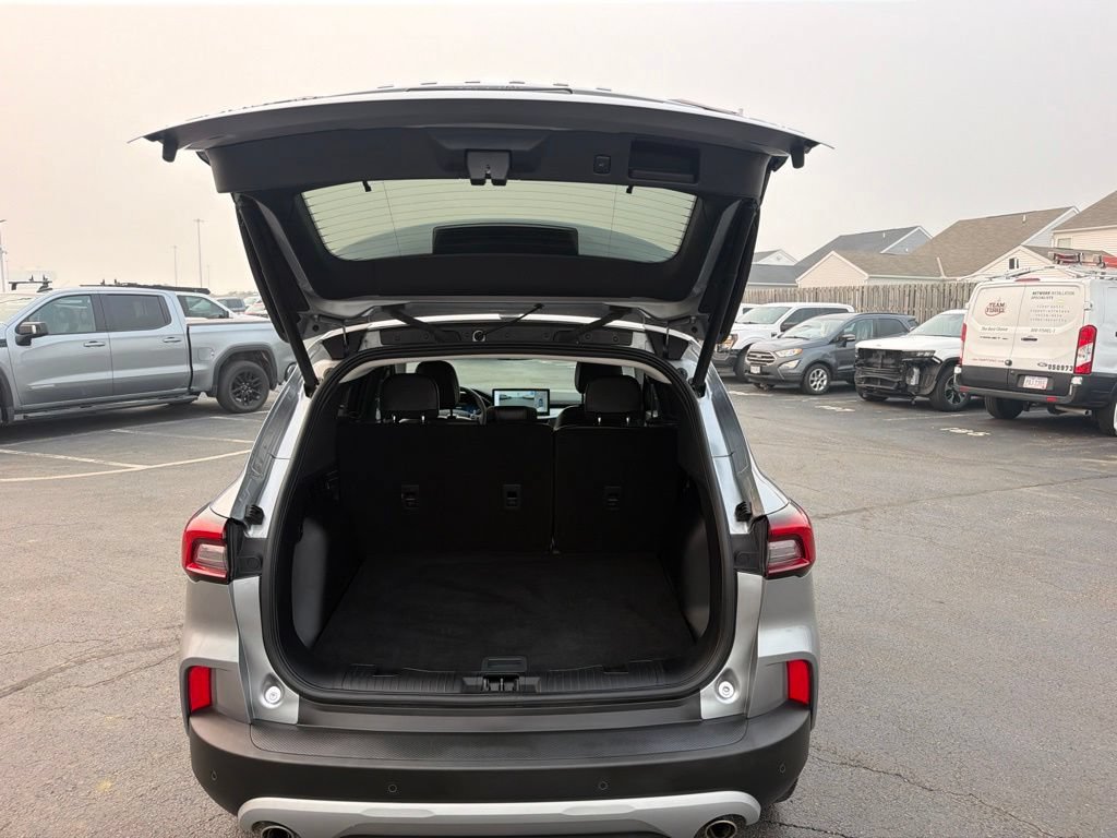 Certified 2024 Ford Escape Platinum AWD/4WD image 50