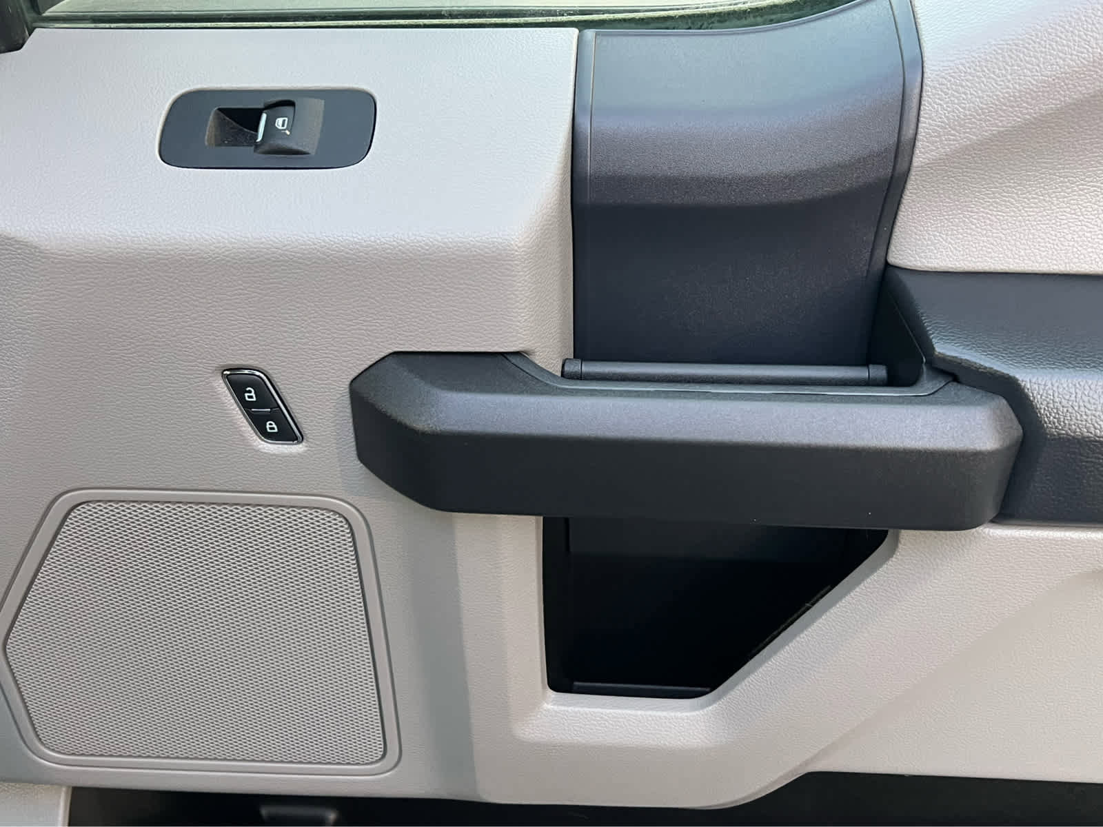 Certified 2022 Ford F350 XL w/ Power Equipment Group image 18