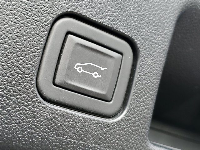 Used 2024 Chevrolet Equinox EV RS FWD image 28