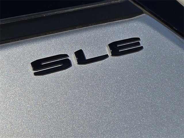 Used 2022 GMC Terrain SLE w/ Elevation Edition image 14