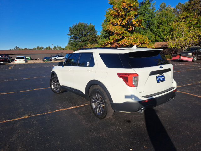 Certified 2024 Ford Explorer XLT w/ Equipment Group 202A AWD/4WD image 6