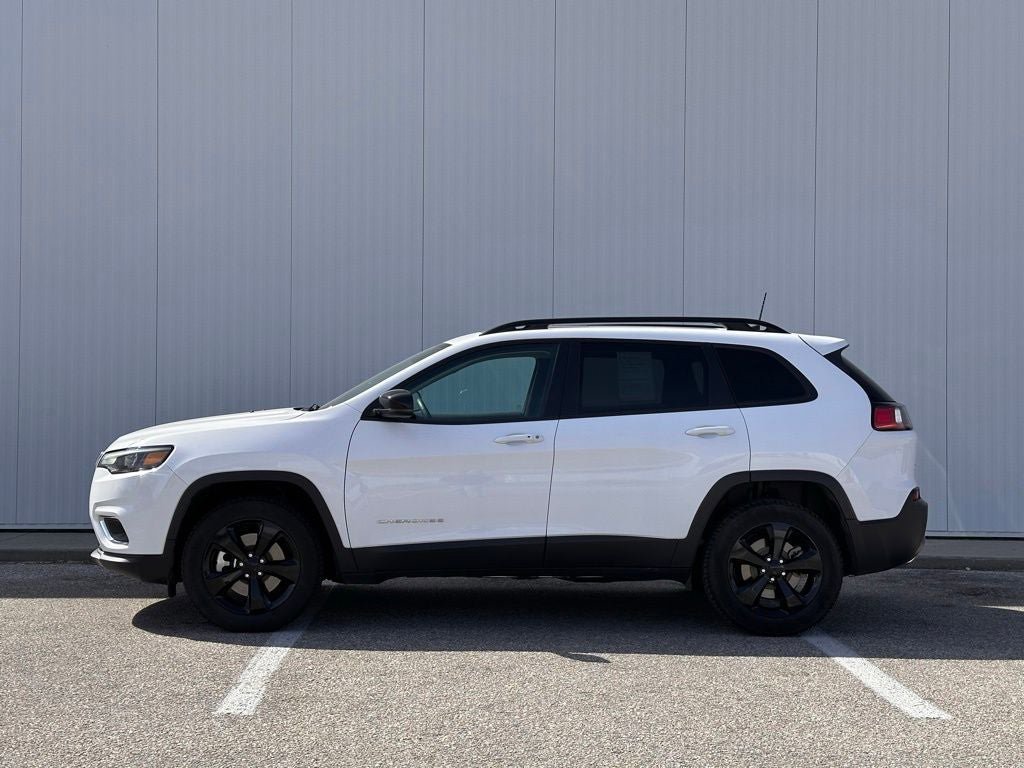 Used 2022 Jeep Cherokee Limited w/ Mopar Interior Package AWD/4WD image 2