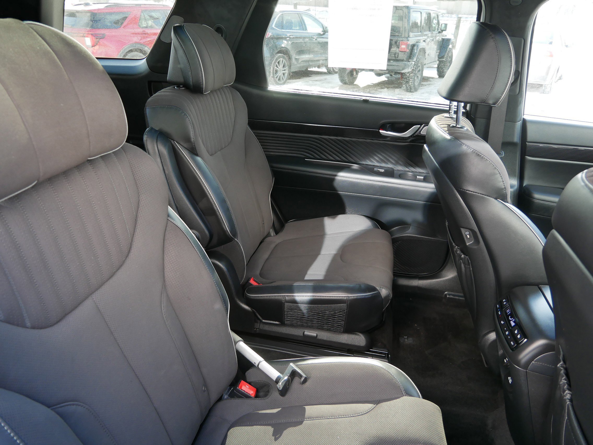 Used 2025 Hyundai Palisade Calligraphy image 27