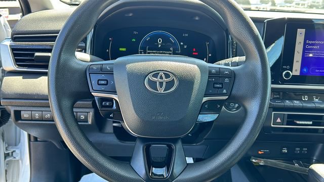 Used 2025 Toyota Camry LE FWD image 19