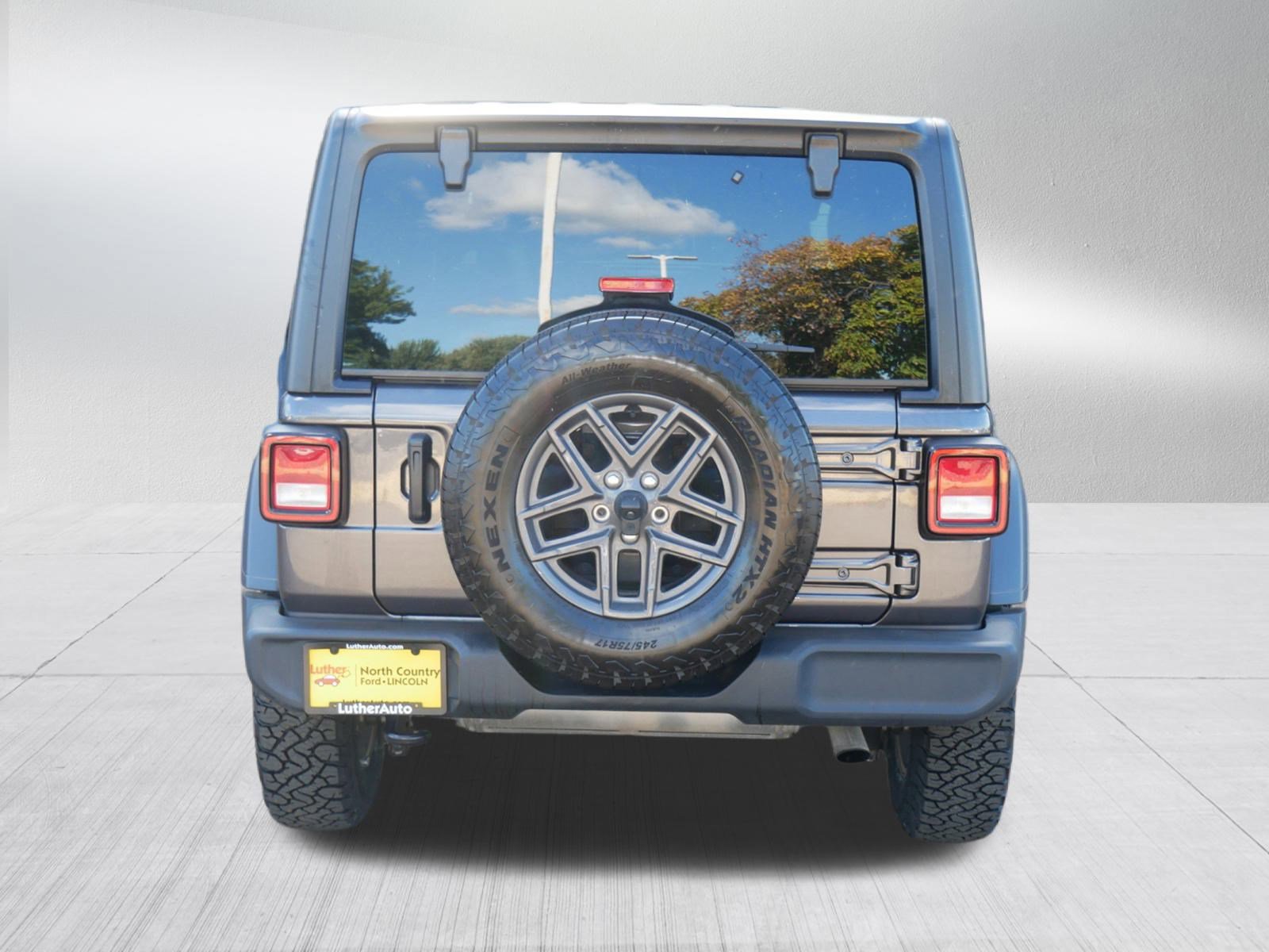 Used 2024 Jeep Wrangler Sport S image 4
