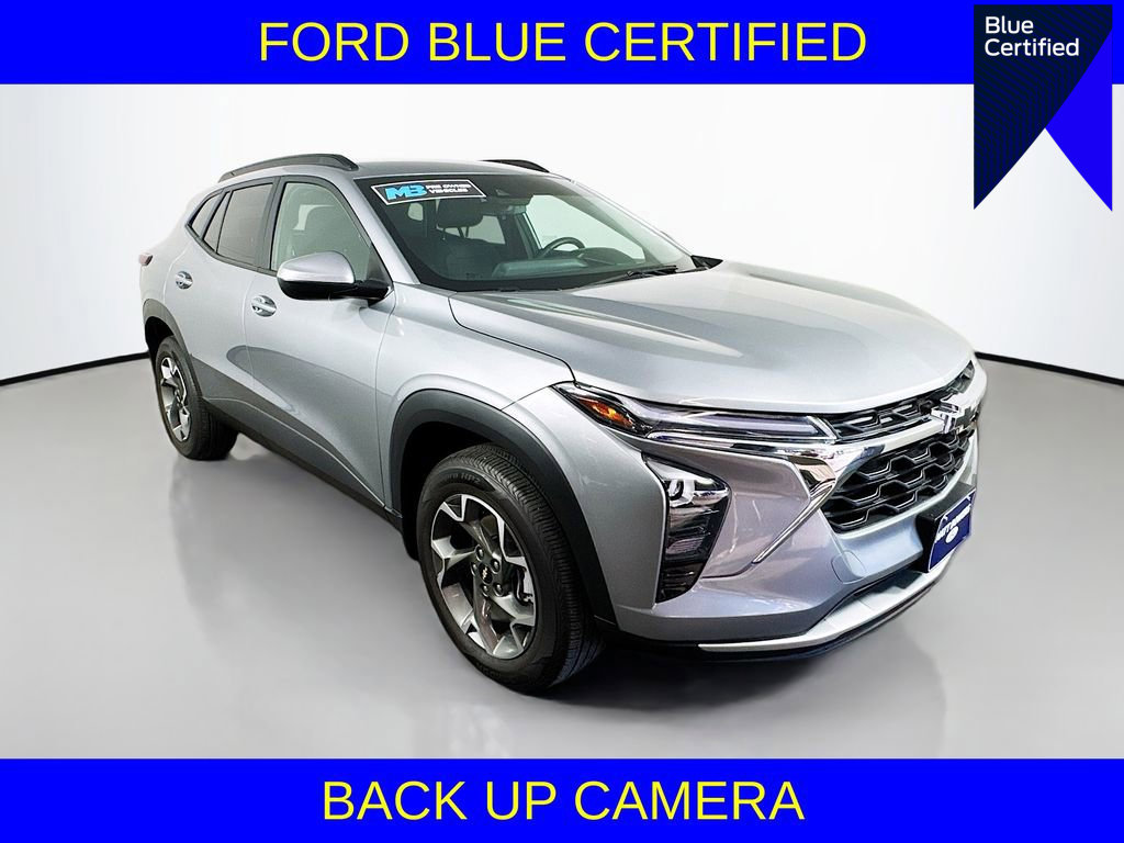 Used 2025 Chevrolet Trax LT w/ Driver Confidence Package image 1