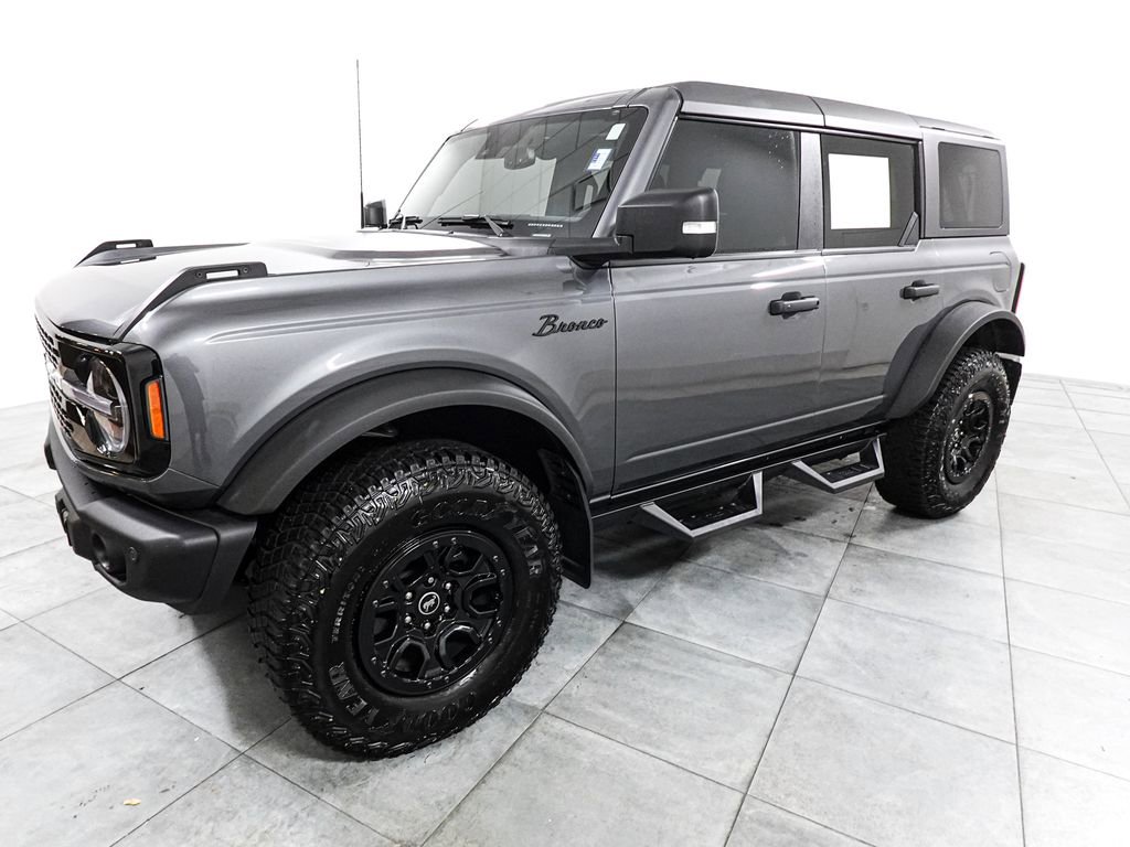 Certified 2023 Ford Bronco Wildtrak AWD/4WD image 3