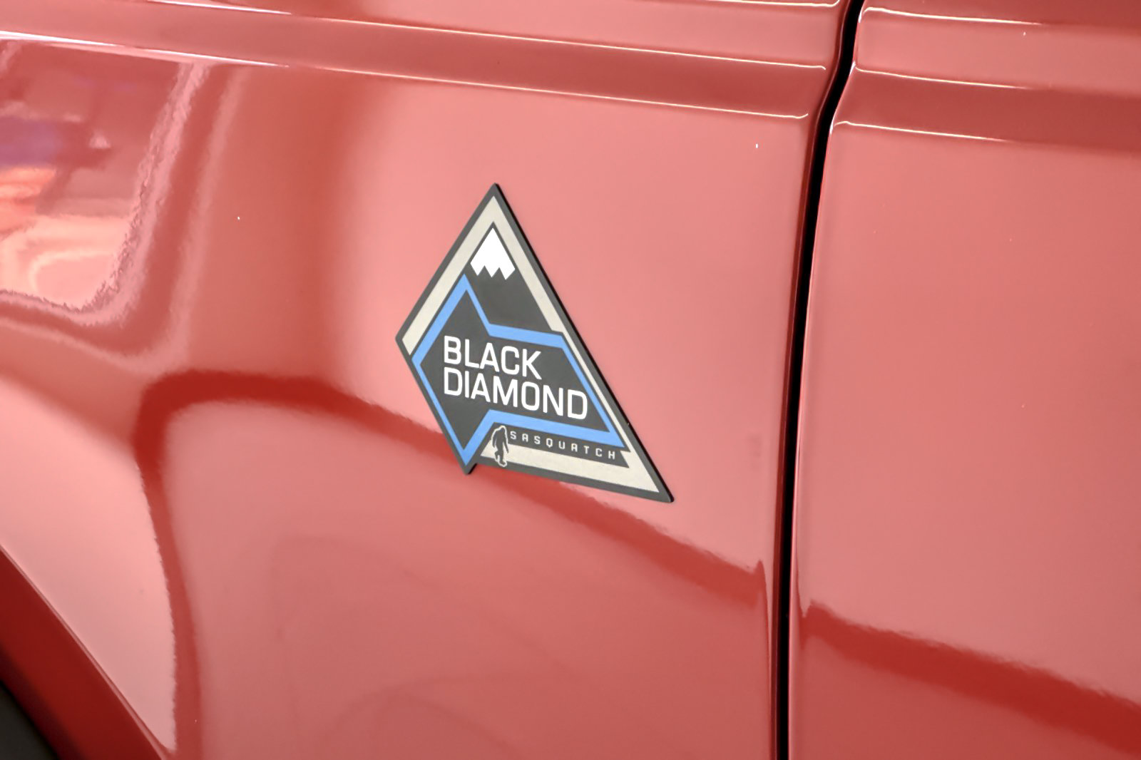 Certified 2022 Ford Bronco Black Diamond w/ Sasquatch Package AWD/4WD image 28
