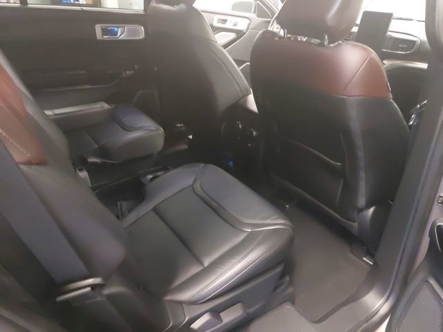Certified 2021 Ford Explorer Platinum w/ Equipment Group 601A image 11