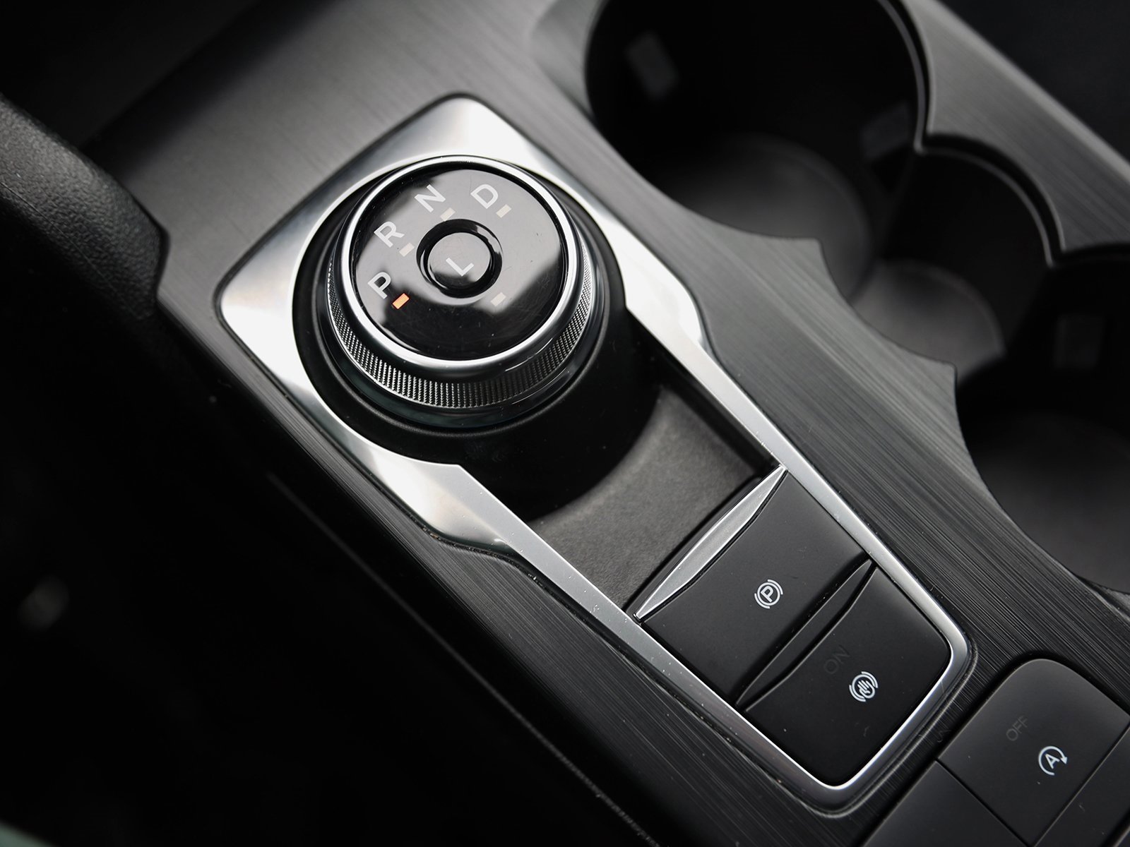 Certified 2022 Ford Escape SEL w/ SEL Stealth AWD Package image 31