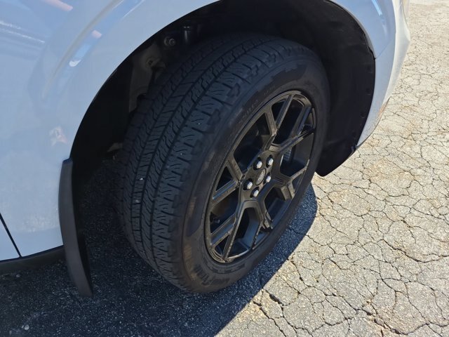 Certified 2025 Ford Maverick XLT w/ Equipment Group 301A AWD/4WD image 12