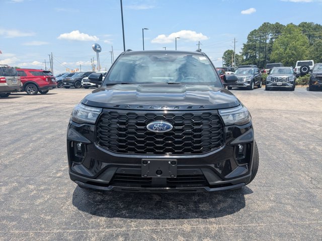 Certified 2025 Ford Explorer ST-Line w/ Premium Package AWD/4WD image 3