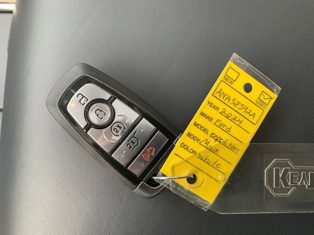 Certified 2024 Ford Expedition Max Platinum image 21