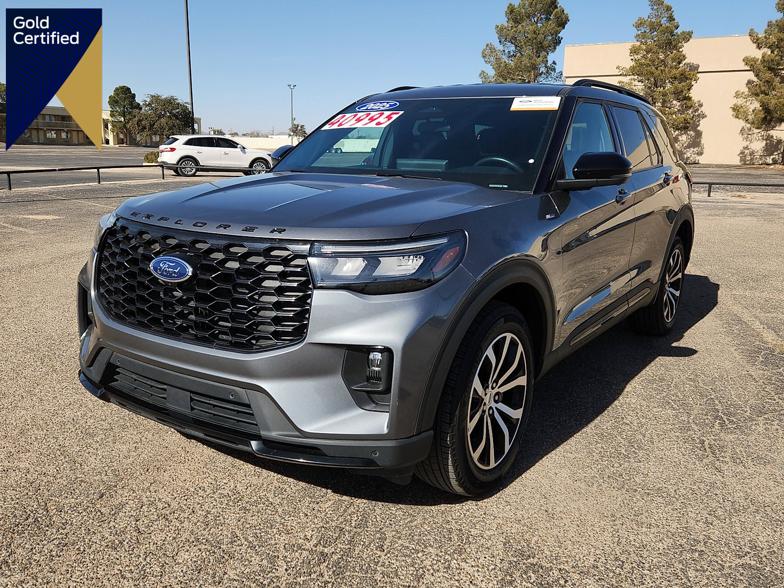 Certified 2025 Ford Explorer ST-Line image 1