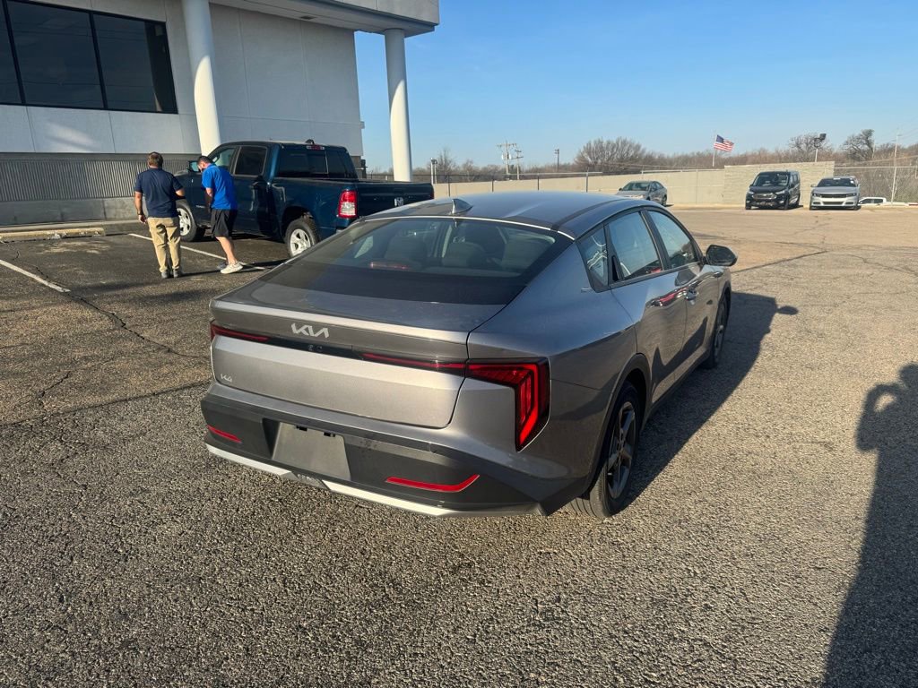 Used 2025 Kia K4 LXS image 7