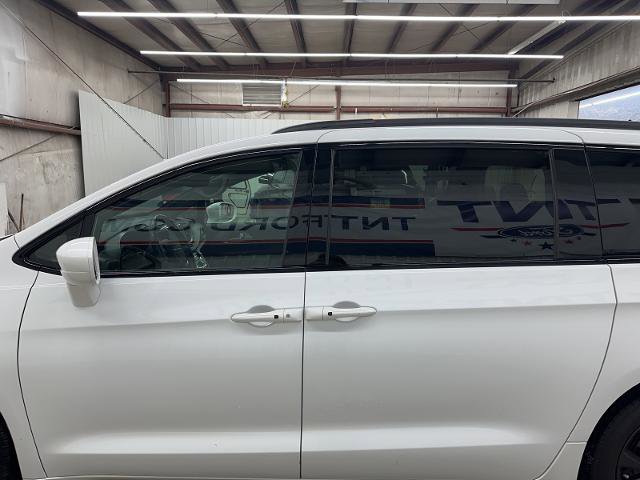 Used 2018 Chrysler Pacifica Touring Plus w/ S Appearance Package image 5