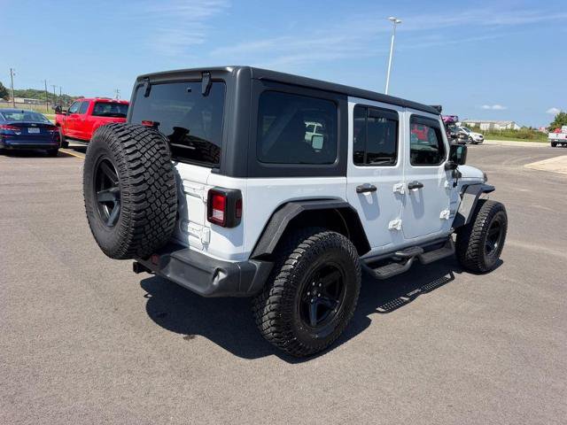 Used 2019 Jeep Wrangler Unlimited Sahara AWD/4WD image 5