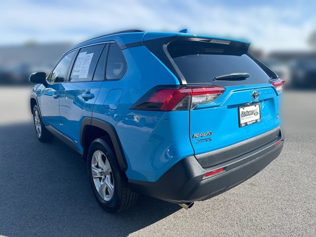 Used 2019 Toyota RAV4 LE w/ Carpet Mat Package AWD/4WD image 6