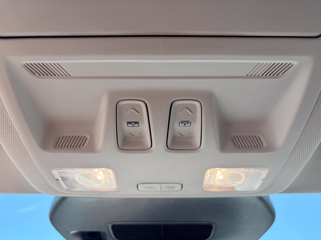 Certified 2025 Ford Escape SE w/ PHEV Premium Package FWD image 16
