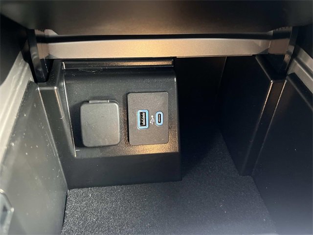 Certified 2023 Ford Explorer XLT image 32