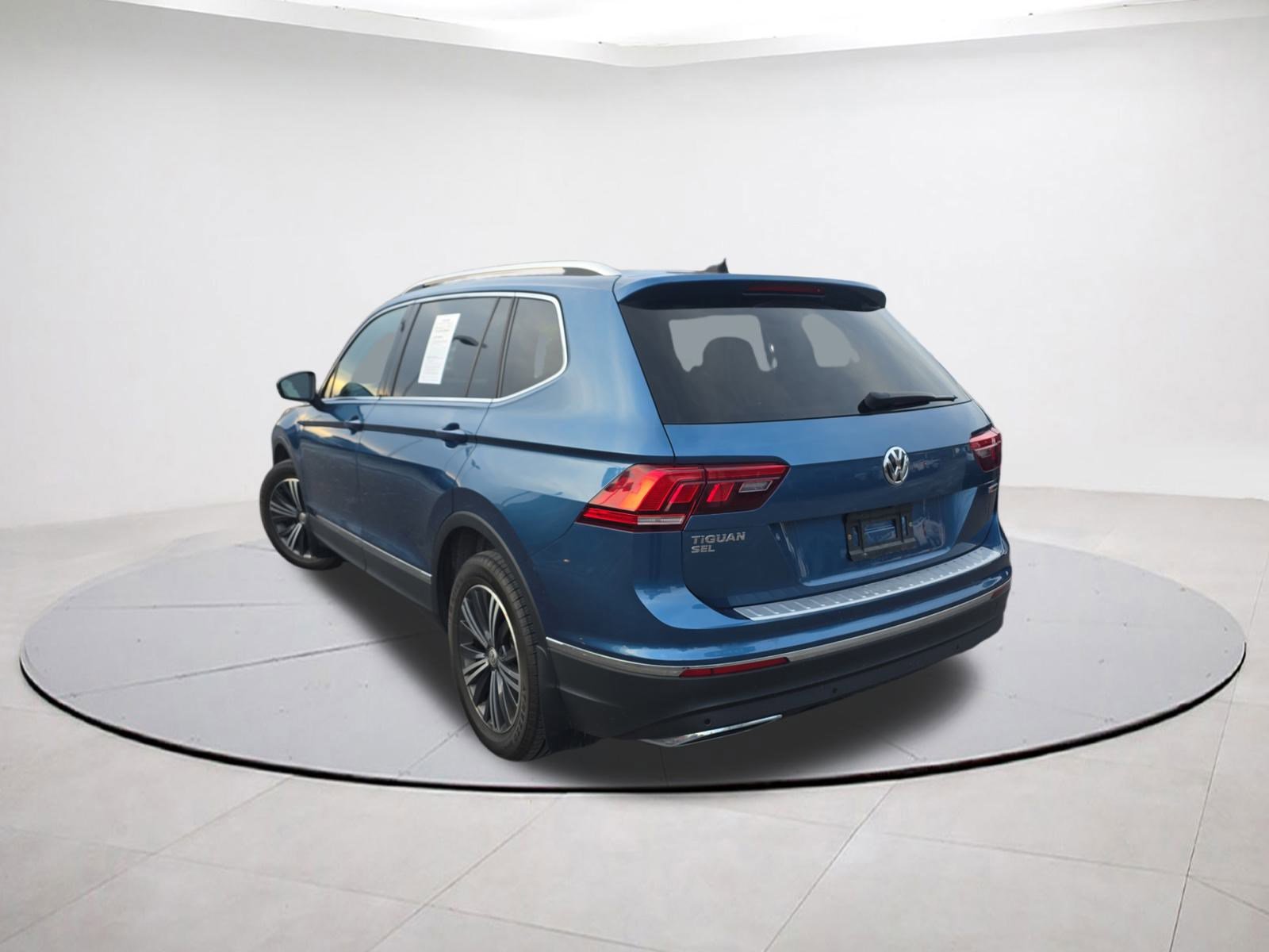Used 2019 Volkswagen Tiguan SEL w/ 3rd Row Seat Package image 5