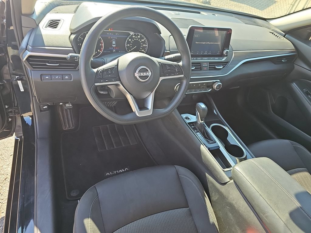 Used 2024 Nissan Altima 2.5 SV FWD image 15