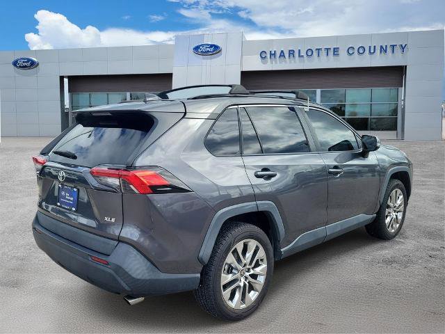 Used 2021 Toyota RAV4 XLE Premium FWD image 5