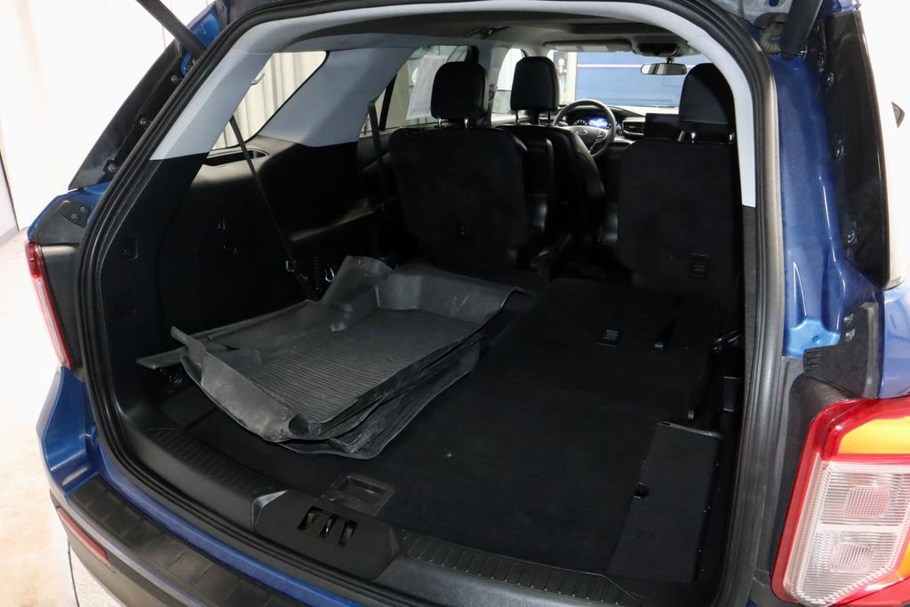 Certified 2023 Ford Explorer XLT w/ Equipment Group 202A AWD/4WD image 16