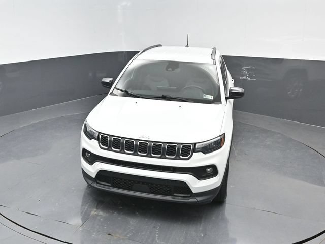 Used 2024 Jeep Compass Latitude AWD/4WD image 17