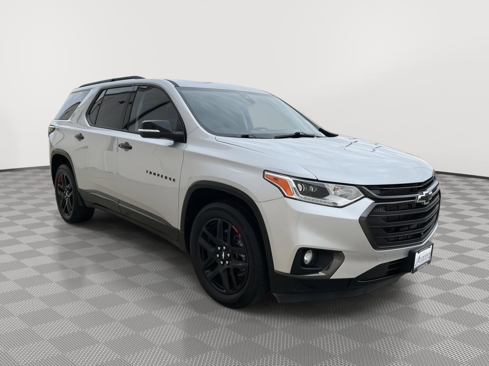 Used 2021 Chevrolet Traverse Premier w/ Redline Edition AWD/4WD image 3