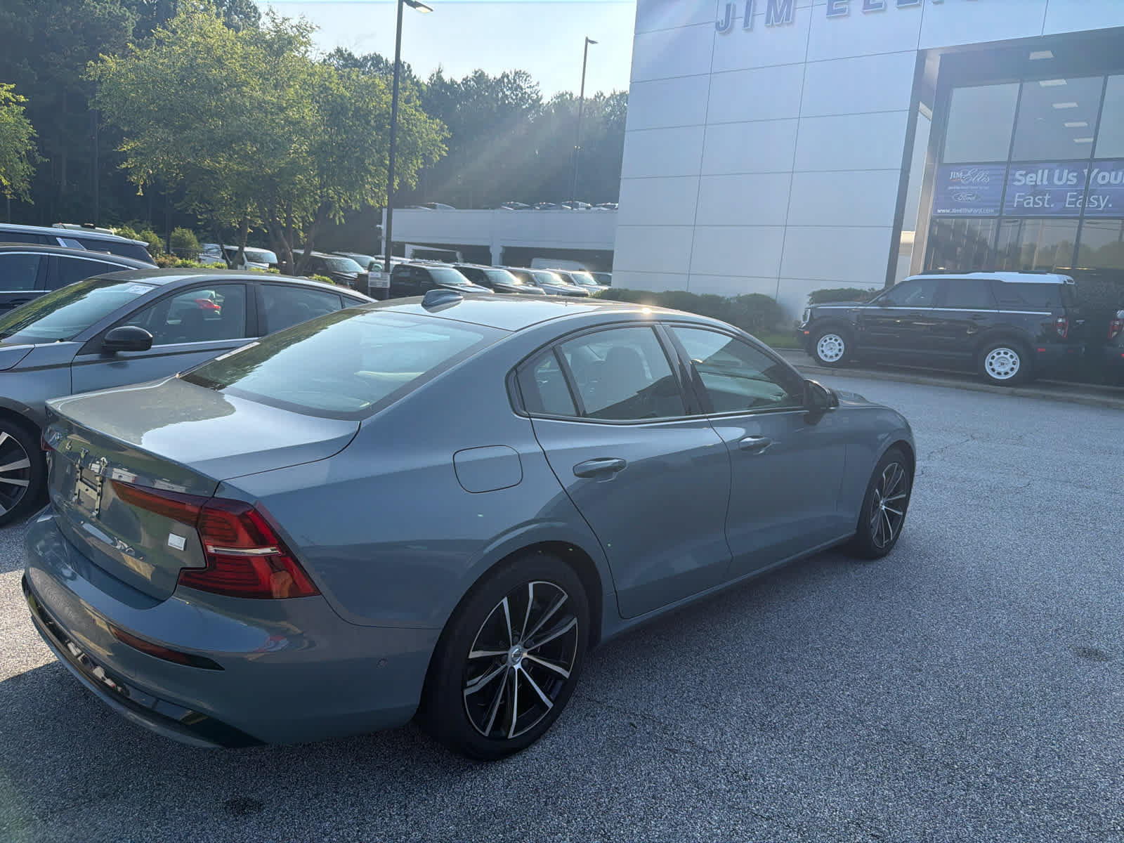 Used 2023 Volvo S60 T8 Plus AWD/4WD image 2