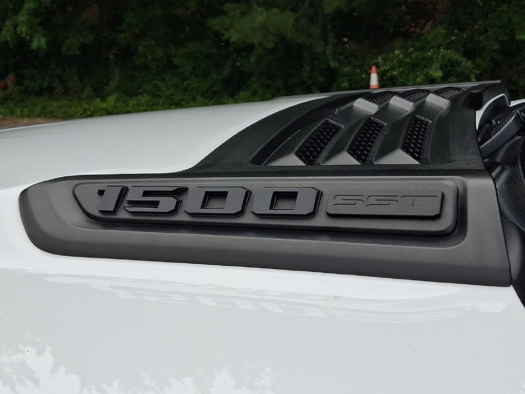 Used 2025 RAM 1500 Laramie w/ Sport Appearance Package AWD/4WD image 34