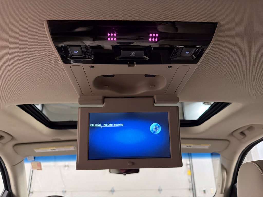 Used 2018 Cadillac Escalade Premium Luxury AWD/4WD image 35