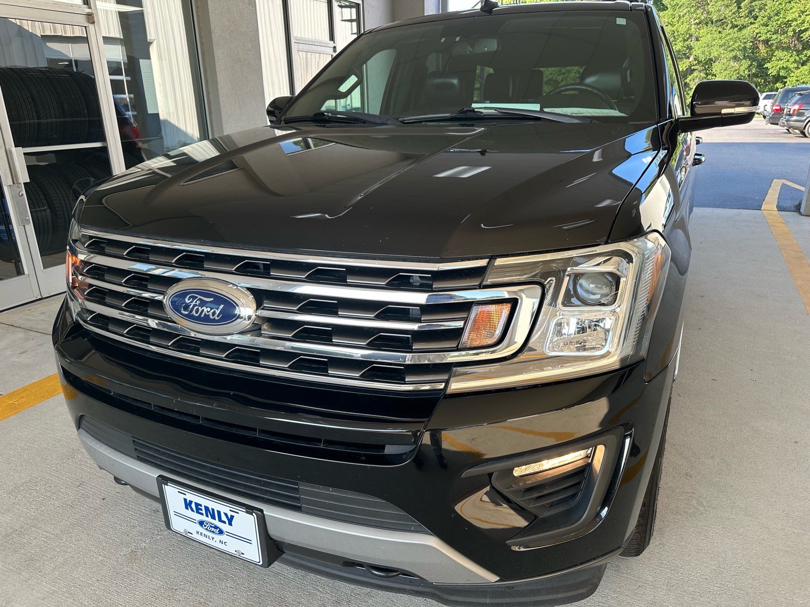 Certified 2019 Ford Expedition XLT w/ Equipment Group 202A AWD/4WD image 2