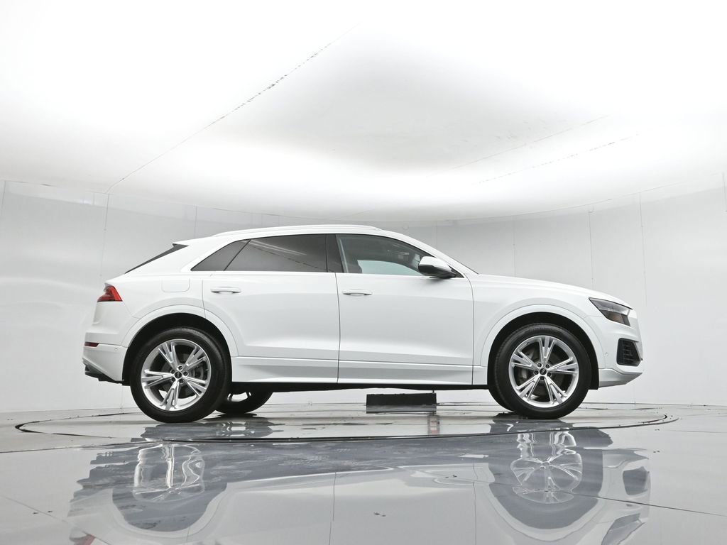 Used 2023 Audi Q8 Premium Plus image 9