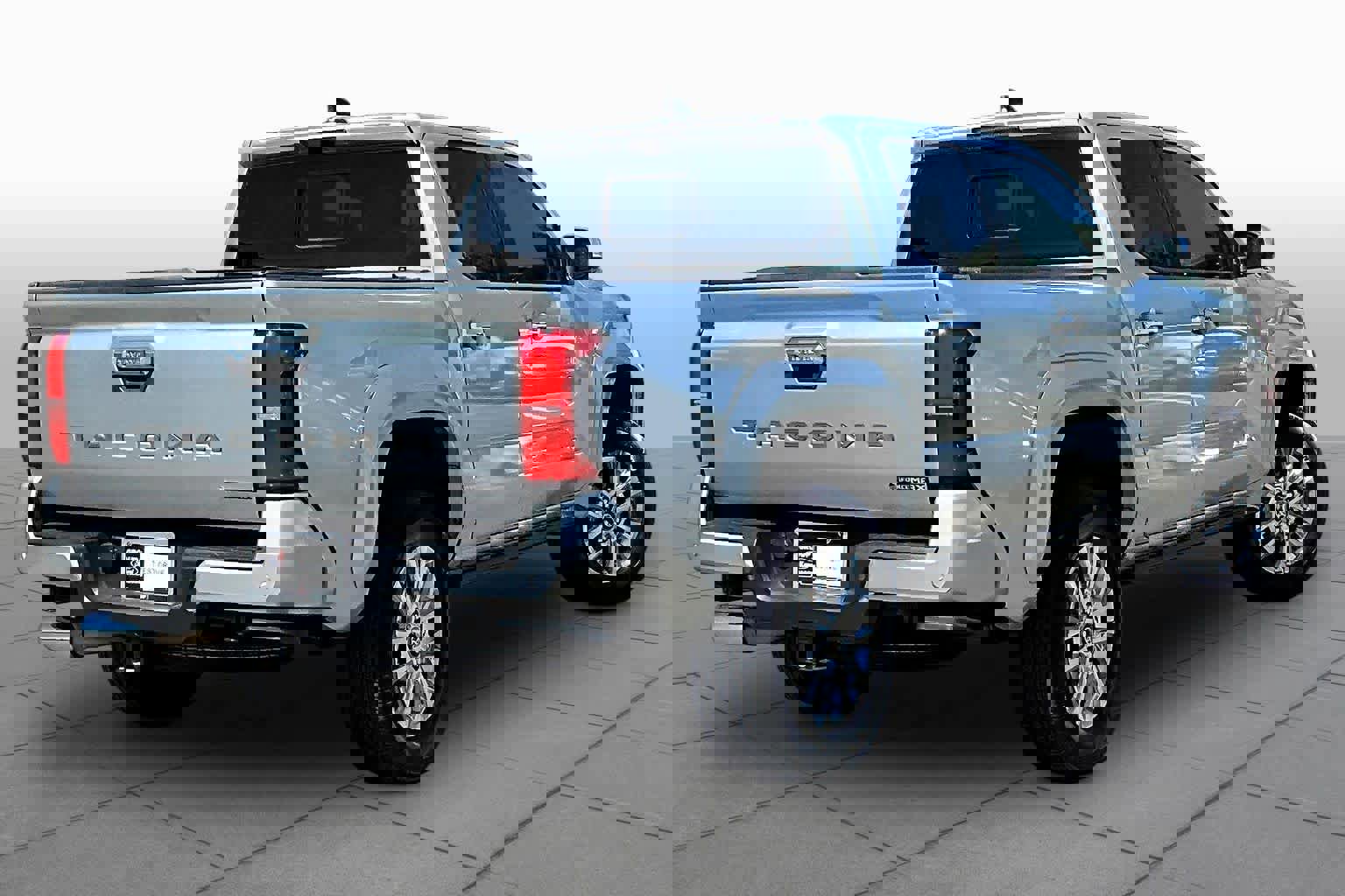 Used 2024 Toyota Tacoma Limited image 4