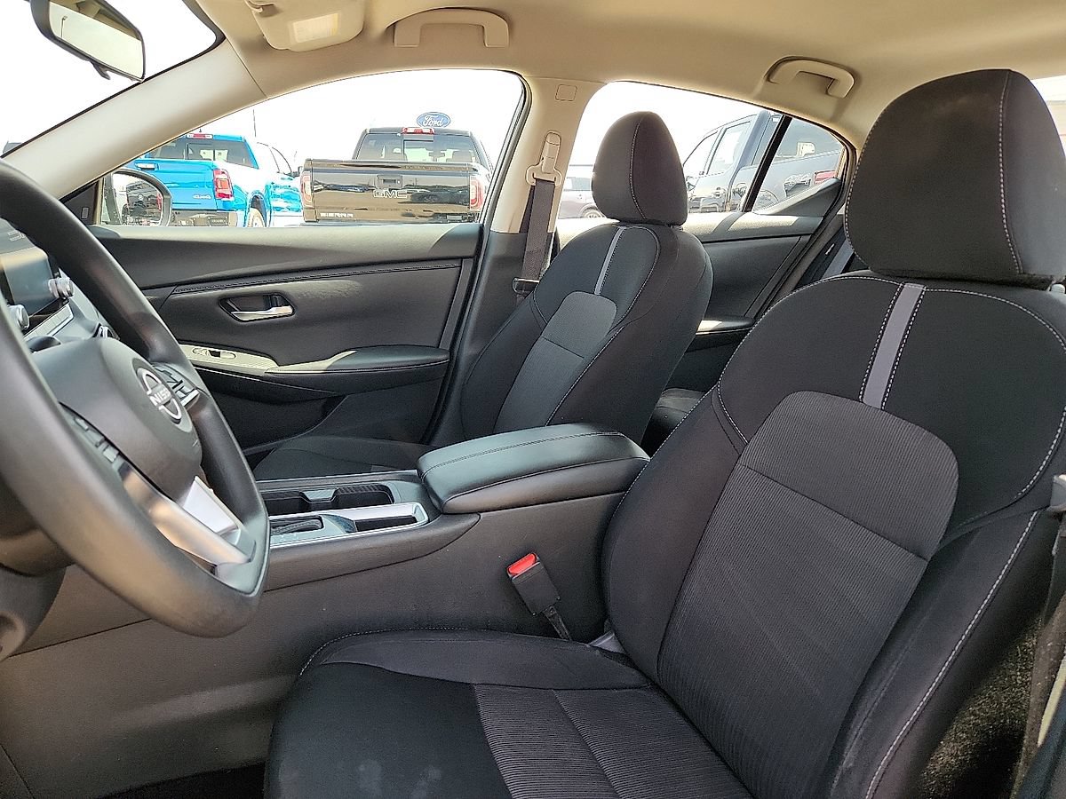 Used 2025 Nissan Sentra SV FWD image 8