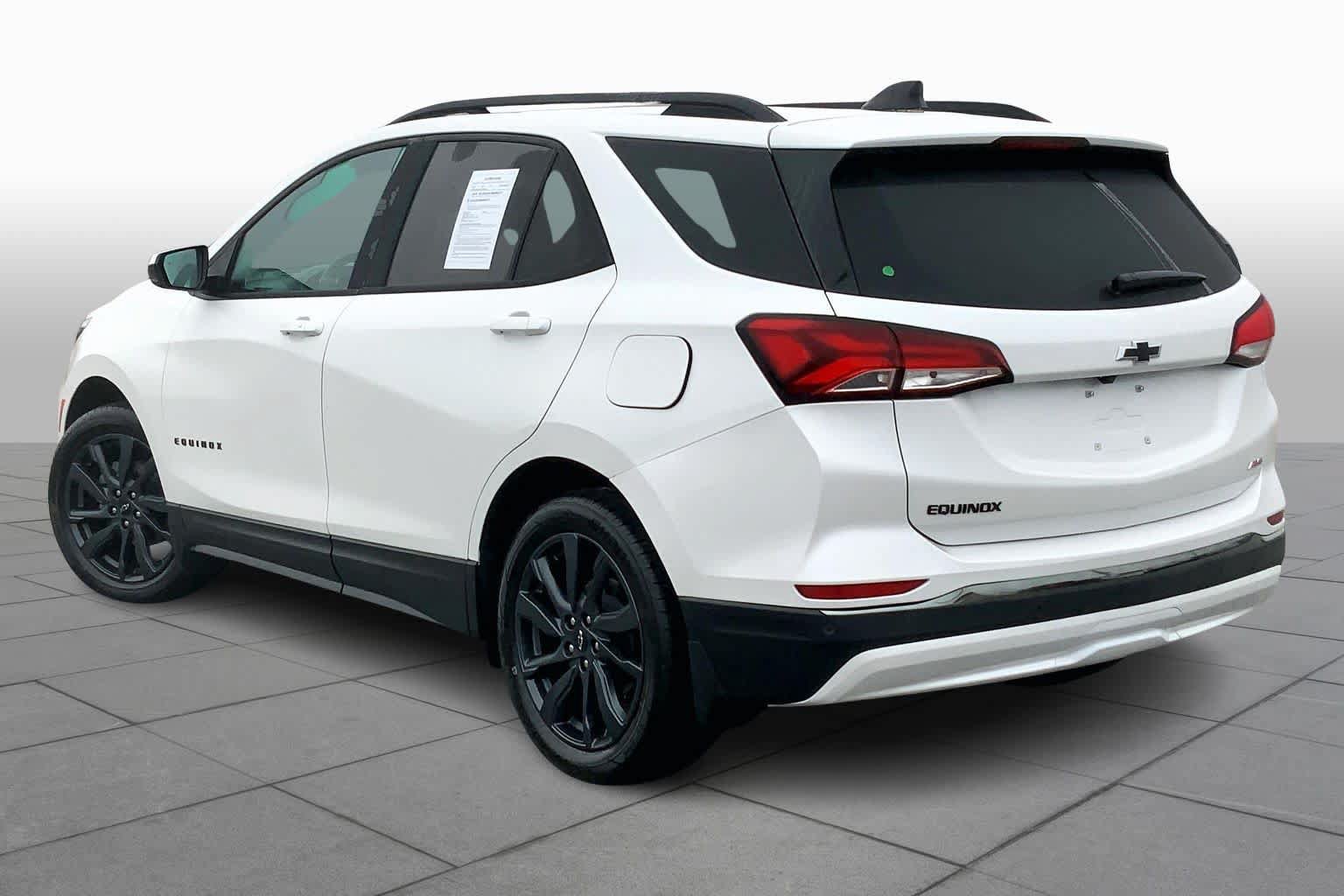 Used 2023 Chevrolet Equinox RS FWD image 12
