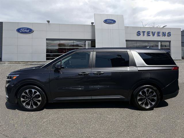 Used 2023 Kia Carnival EX FWD image 3