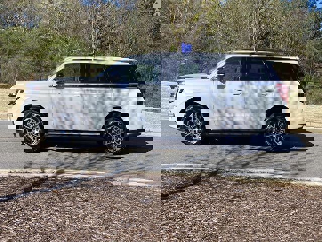 Certified 2025 Ford Expedition Active video 2