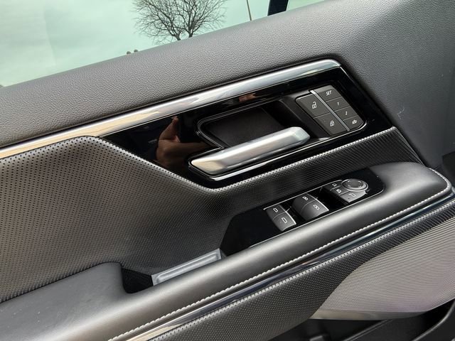 Used 2025 GMC Sierra EV Denali image 11