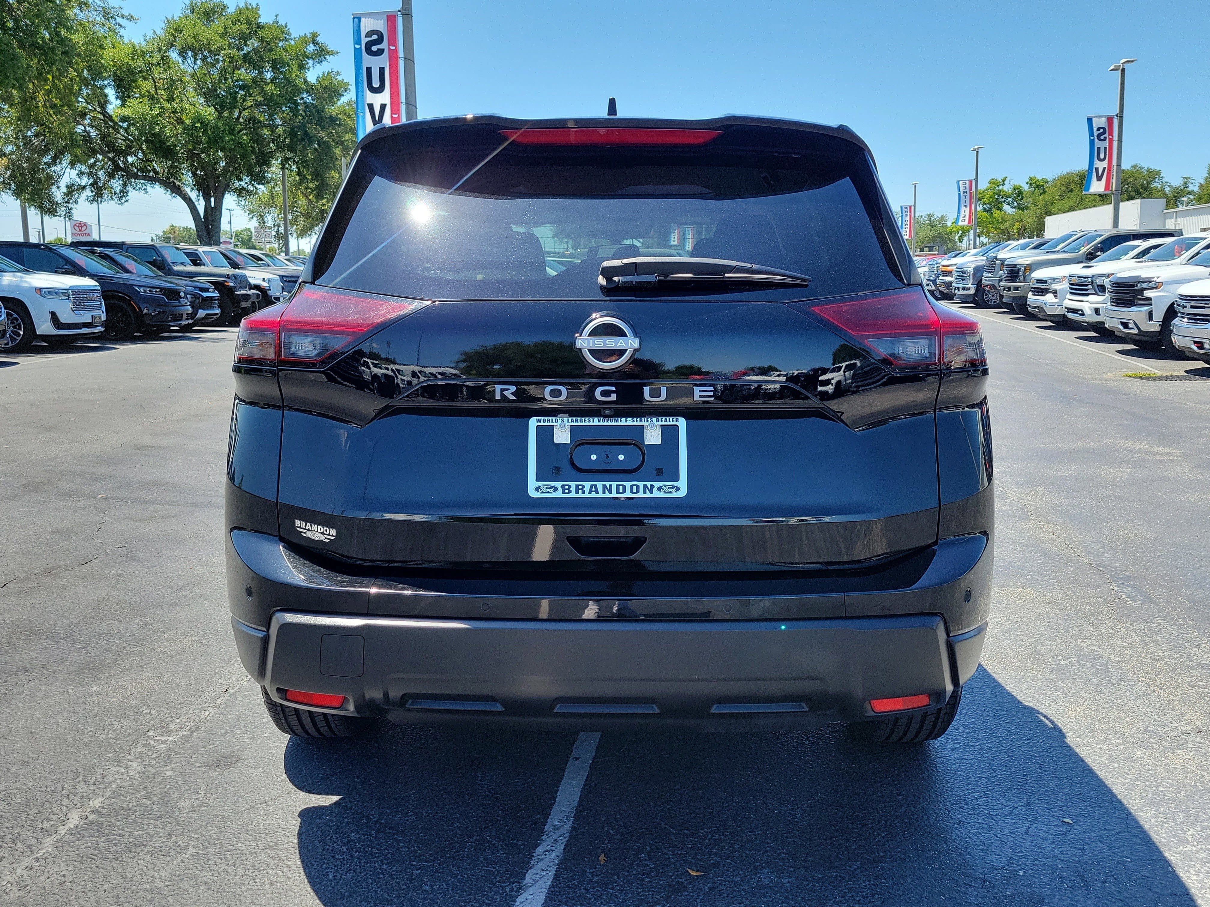 Used 2024 Nissan Rogue S FWD image 8